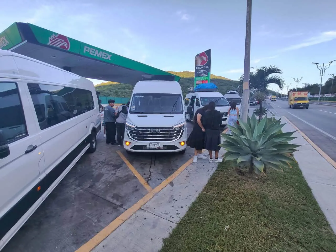 Unidades de Transporte Tauro durante un traslado de grupo